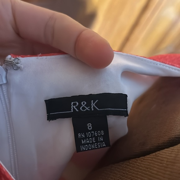 Coral and white striped dress with hidden pockets and removable belt - Picture 9 of 14